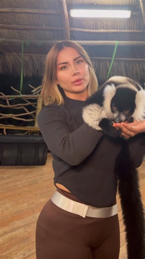 Laura Leon on Instagram: "Best caption wins 🏆"