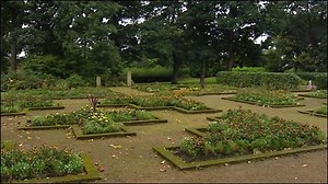Bus opens Easterhouse door