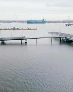Swing bridges: an engineering marvel! 😯 What you don't see at first glance: Our rothe erde® slewing bearings are at work inside these giants! Like invisible heroes, they carry enormous loads, enable precise rotation and ensure that ships and traffic can move forward smoothly – just like the impressive swing bridge at the Port of Antwerp-Bruges. 💪 A great example of how our bearings keep the world moving! 👏 | thyssenkrupp