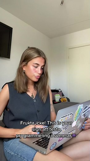 This is your sign att testa på att programmera i sommar!👾 Här kommer 3 tips på hemsidor (helt gratis & inget behöver laddas ned!) där en kan testa olika sorters programmering. Det behöver inte vara så svårt😍 Har ni provat någon av dessa? Vad tyckte ni? #coding #engineer #womeninstem #womenengineer #python #htmlcss #javascript