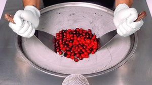 How To Eat Raw Cranberries 😮 #icecreamrolls #cranberries #cranberry #rollingicecream #icecream #asmr | Ice Cream Rolls