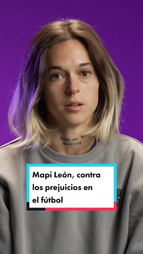 ✊ Mapi León, internacional española y jugadora del @fcbarcelona, habla sobre sus inicios, cuando jugaba en el patio del colegio y no creían en su futuro como futbolista por el hecho de ser una niña. #EFEnoticias #futfem #mapileon #DeportesEnTikTok #TikTokAcademy #Mapi #Barcelona #fcb #fcbfemeni #8M #igualdad #discriminación #feminismo #derechos #ddhh #football #womenssoccer #soccer #futbolfem #soccergirls #football4women