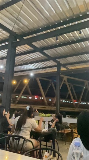 Kereta Api di Cafeserayu Purwokerto