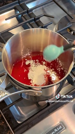 Easy Strawberry Pie Recipe with Jell-o. #strawberrypie #easydessert #summerrecipes #springrecipes #summerdessert #strawberryrecipe #easypie #easyrecipe