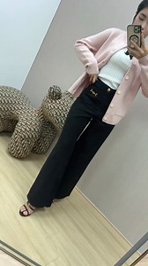 Mỗi ngày là một trang mới, hãy viết nên câu chuyện phong cách của bạn. 📚 Hãy để ánh sáng của bạn tỏa sáng qua từng bộ trang phục! ✨ ------------------------- web: www.chestercharles.vn For Men : www.chestercharles.online OA ZALO : https://www.facebook.com/100070246.../videos/890763348921359 ZALO: https://zalo.me/3074511563535153909 #ChesterCharles #CC trendybrand #fashionbrand #newproduct #lightluxury #popularwear #daily Fanfage: https://www.facebook.com/chestercharlesVN/ TIKTOK: http://www.tik