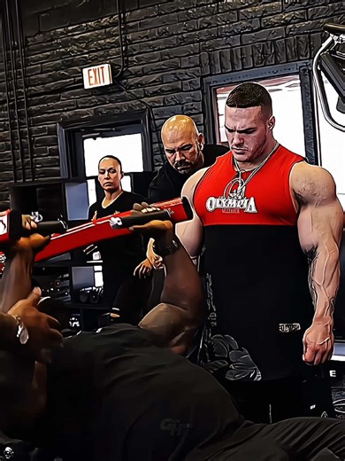 Storm is coming 🔥 . . #monster #gym #nick #derek #samson #competition #beast #usa