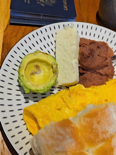 Good Morning Guatemala!! Guatemalan Breakfast is the best #guatemala ##guatemala_502 #beautyreview #guatemala🇬🇹 #Breakfast