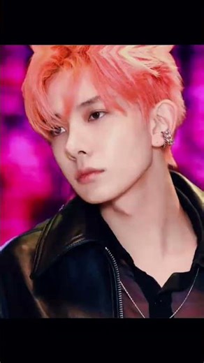 All because he's the lead singer of his band #kpop #enhypen #heeseung #bringheeseungback #shorts