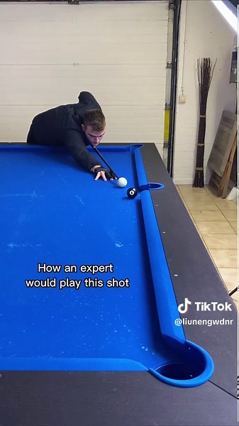 8-Ball Shot Strategy: Beginner vs Expert Techniques