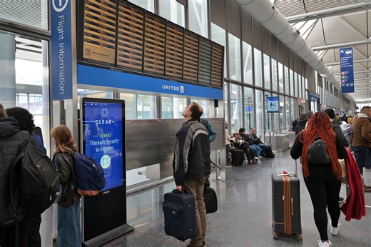FAA orders O'Hare Airport to cut more than 300 planned daily flights