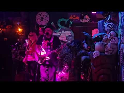 Southern Cross - CSN cover by Bear Supply - Live at Red Dwarf punk Tiki bar in Las Vegas