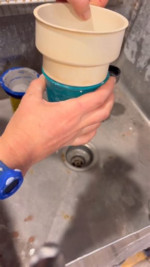 I love when tools are designed for people by people who use the tools! Tools for potters, made by potters! The talisman sieve was really the only thing available forever, and it never really fit well in any container. So the good people at @bluebuckettools saw a problem and designed a tool to fit the needs of potters. The new scraper thing works great, and I LOVE how it clips on- so it’s not going to get lost (which happens all the time tools). This video is not sponsored at all, but if you’ve b