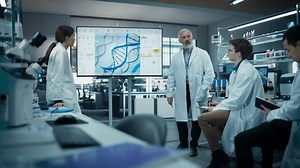 Diverse Team Scientists Discussing Ideas Biotech 库存影片视频（100% 免版税）3480855345 | Shutterstock