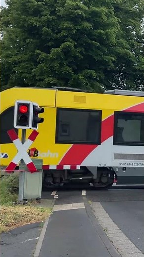 #trainspotting #train #railway #bahnübergang #railroadcrossing #railcrossing