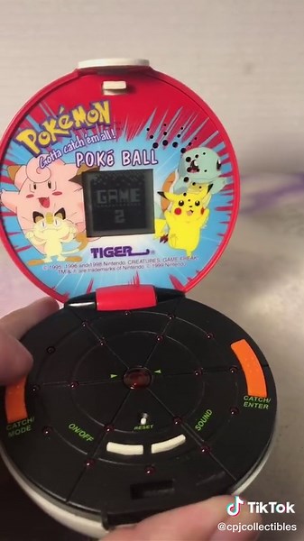 Vintage Tiger Electronics Pokeball Pokémon Handheld Game!