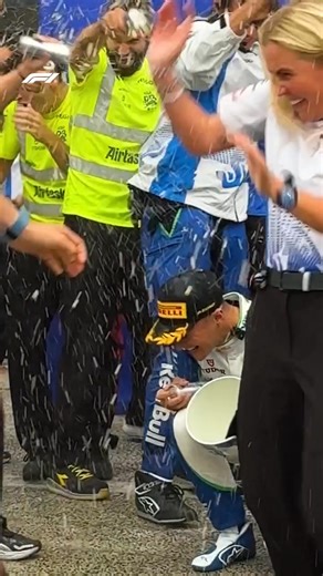 I destroyed the trophy 🌚 | F1 Community VN