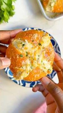 Jumbo Crab Garlic Butter Dinner Rolls | kingcooks #recipe