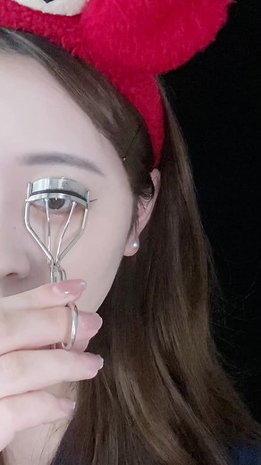 Rosy Rosa Compact Powder Application Tutorial