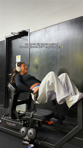 Caroline Piersall | CPT on Instagram: "HI this was so fun☺️🎙️ reverse pyramid training was the one thing that finally grew my glutes & i can’t recommend it enough! comment an exercise you’re struggling with and i’ll break it down for you💖 fit from @dfyne.official dc CPIERS #glutegrowth #hipthrusts #girlswholift #gymtips #reversepyramidtraining"