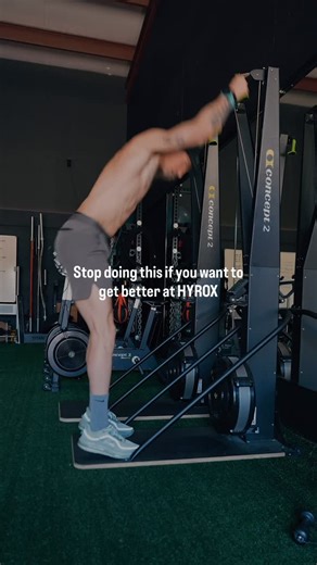 STOP REDLINING EVERY HYROX WOROUT Instead, train repeatability. EXAMPLE ⬇️ 4 rounds: - 250m ski - 100m farmer carry - 10 wall balls - HR recover 3-5min active rest (bike) 4 rounds: - 250m row - 10 burpee to plate - 20m sb lunges - HR recover Let your HR recover to low zone 2 (130-140bpm) before hoping back into the next round. You’re training your body recover faster. And the athlete who recovers the fastest - finishes the fastest. Steal the workout above - just make sure to save this post so yo
