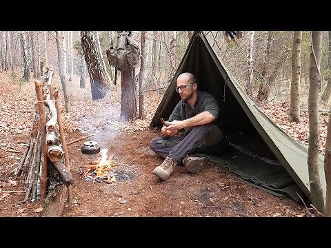 Koc, pałatka i deszczowy biwak old school. Bushcraft