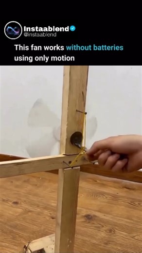 𝐒𝐜𝐢𝐞𝐧𝐜𝐞 𝐓𝐡𝐚𝐭 𝐇𝐢𝐭𝐬 𝐃𝐢𝐟𝐟𝐞𝐫𝐞𝐧𝐭 | This fan works without batteries or power outlets. It uses simple mechanical motion. Some designs use hand cranks. Others use pull strings... | Instagram
