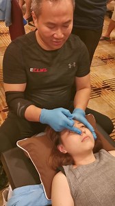 鼻子骨歪 梁潤江師傅用CLM跌打手法治療鼻子骨歪 Special case - nose injury Tit Tar Treatment done by Master Chris Leong 😘❤️❤🌍👍🏼💯💪🙏😘👌🏻❤🇲🇾 Video taken : Joan Lim #Masterchrisleong #bonesetting #tittar #tabibtulang #clm #clmethod #sunwaydamasara #midvalley #drchris #datochris #跌打 #chris #datoserichris #setiaalam #sripetaling #bone #tulang #leong #梁潤江 | Chris Leong