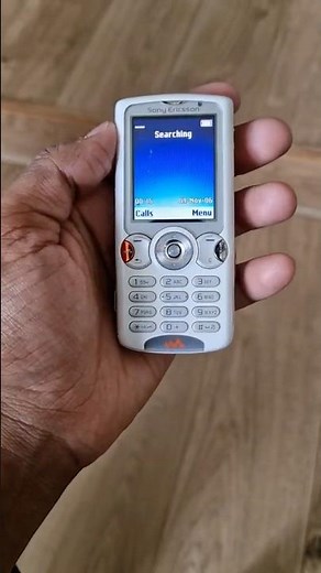 This 2006 Phone Still Feels Iconic! | Sony Ericsson W810i