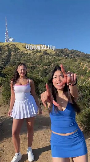 ANY GUESSES WHERE WE ARE AHH😍 @Alice🍒🪩🎀 #travelvlog #trendingdance #danceriktok #losangeles #bestiedance