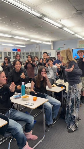 Spreading ❤️ #love & #kindness #school Surfrider 🏄🏻‍♂️ Club @Surfrider Foundation