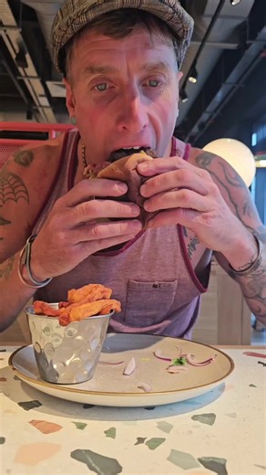 A wee Snack at Flax and Soda!🤤 #foodie #burger