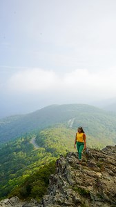 When people travel to the East Coast but miss these 8 spots ⬇️ 🌲Shenandoah National Park: A Virginia staple, this NP has tons of hiking, wildlife watching, and scenic drives, like Skyline Drive. This park even has cafes and overnight lodging you can stay inside of it 🏔️White Mountains: This is the 3rd oldest mountain range in the US and make up about a quarter of New Hampshire. This mountain range has a ton of peaks that are over 4,000 feet in elevation and it’s a common bucketlist item to cli