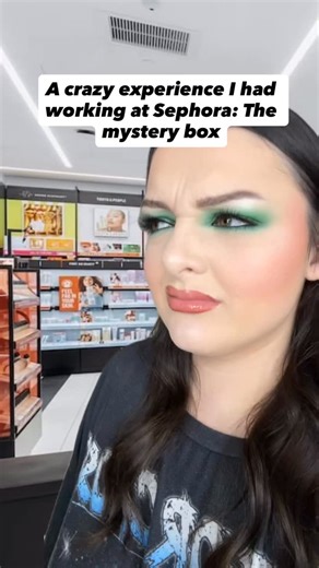 𝓜𝓪𝓴𝓮𝓾𝓹 𝓑𝔂 𝓐𝓵𝔂𝓼𝓸𝓷 𝓡𝓸𝓼𝓮 on Instagram: "A crazy experience I had working at Sephora 😳 #sephora #storytime #skit #retail #makeup"