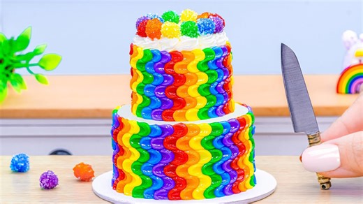 Buttercream Rainbow Cake | Delicious Mini Decorating Inspiration