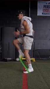 Speed Training With Resistance Bands ✅ Are you trying to build speed & get faster?! Save this workout! Resistance band drills like this are a great way to do so with minimal space required. Add these into your routine! 🔥 👉🏽 DM me “Ready” for 1:1 coaching! #plyometrics #speedandagility #athlete #FunctionalFitness #footwork speedtraining | Brad Becca