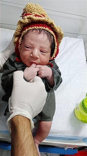 Cute Newborn Baby Recovery | Going Home with Mama and Papa After Improvement#babyhealth