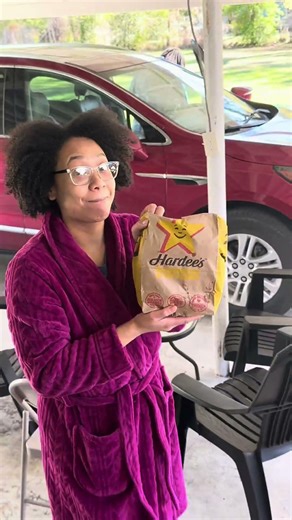 The “Robe Twins” grabbed breakfast of course!!