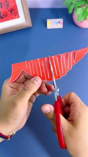 Don’t throw all the used up red envelopes together to make a New Year ornament with fish every y