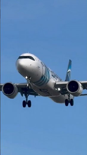 🇪🇬 EgyptAir’s A321 NEO ARRIVES! 🛬💙 Beautiful Touchdown at Barcelona! #wingsandrunways #aviation