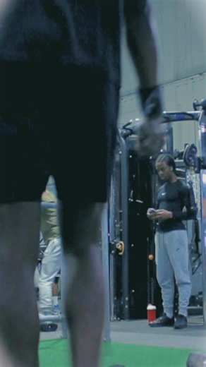 If you want longer handstands, stop treating it like a balance trick — treat it like strength   alignment. Here’s a compact routine that actually transfers to free handstands 💪🏿Quick routine 1.\tWrist prep (2 min): gentle circles   weight shifts, 3×10 sec each side. \t2.\tHollow holds (3×20s) — patient core tension. \t3.\tWall-facing press holds (4×12–15s) — hands a few inches from wall, walk feet up, push shoulders. \t4.\tKick-up attempts (6–8 attempts) — focus on light, controlled contact wi