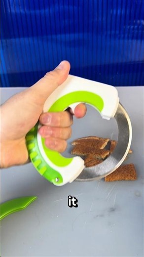 Next Level Pizza Slicer 🍕 #gadgets #amazonfinds