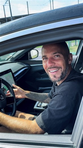 12K views · 114 reactions | « T’écoutes quoi en voiture ? »  Et vous, c’est quoi votre son du moment ? 樂 #NousSommesClermont #CF63 #musique | Clermont Foot 63 | Facebook