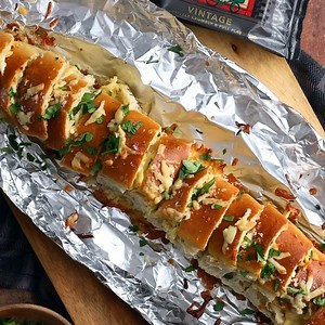 75 reactions · 4 comments | It's a misserable Thursday evening! Treat yourself with tonights dinner with our gorgeous Cheesy Garlic Bread! Absolutely delicious with any meal! | Dubliner Cheese | Facebook