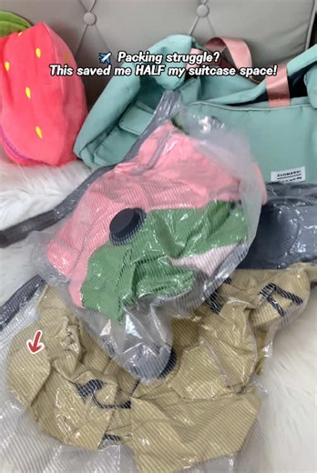 Effortless Packing with Waterproof Vacuum Bag Set