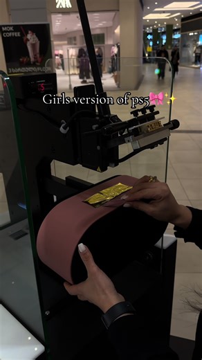 Girls Version of PS5: War is Over