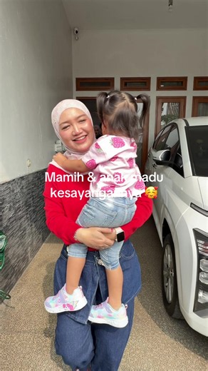 Bagai ke anak kandungnya sendiri 🥰 Disclaimer: Adegan di video ini hanya dilakukan oleh Profesional, yg ga kuat skip aja, buat yg maksa nonton boleh siapkan tabung oksigen, obat hipertensi, alat pacu jantung, klo perlu Stand by kan ambulans & keranda, ini video kelas berat ga kaleng2, jangan coba2 ya, cuma ngasih tau klo poligami itu berat, bukan untuk di tiru Jangan nikah siri sembunyi2, apalagi diam2 selingkuh maksiat dulu, Poligami itu sidang dahulu di pengadilan, bawa istri pertama bersaksi