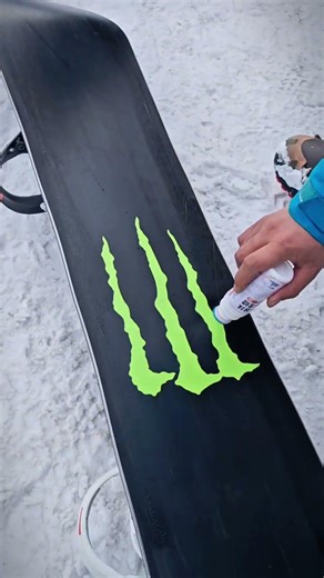 Finally ski wax for lazy people!#snowmonkey #skiwax #skiresort #flip #ski #skiresorts #snowboard