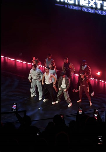 #tns #thenextsteplegacytour #firstdayinlondon #childhood #memories @shane @Trevor Tordjman @noah zul @Emmerly Tinglin @vicbaldesarra @Alexandra Chaves @Jordan Clark @BENJAMIN WILLIAMS @Carter Musselman @The Next Step @thenextsteplatamofc