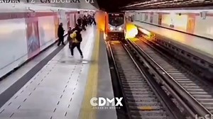 Ya van hacia el futuro! 😱🚇Acaban de “inaugurar por completo” la Línea 1 del Metro de la #CDMX y ya hay incendios. Así quedó grabado el tremendo susto. | CDMX