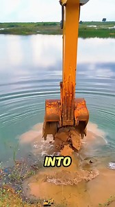 This DIY setup turns the bucket into its own washer. #ExcavatorDIY #MudRemoval #fblifestyle | La Ogunquit Studio